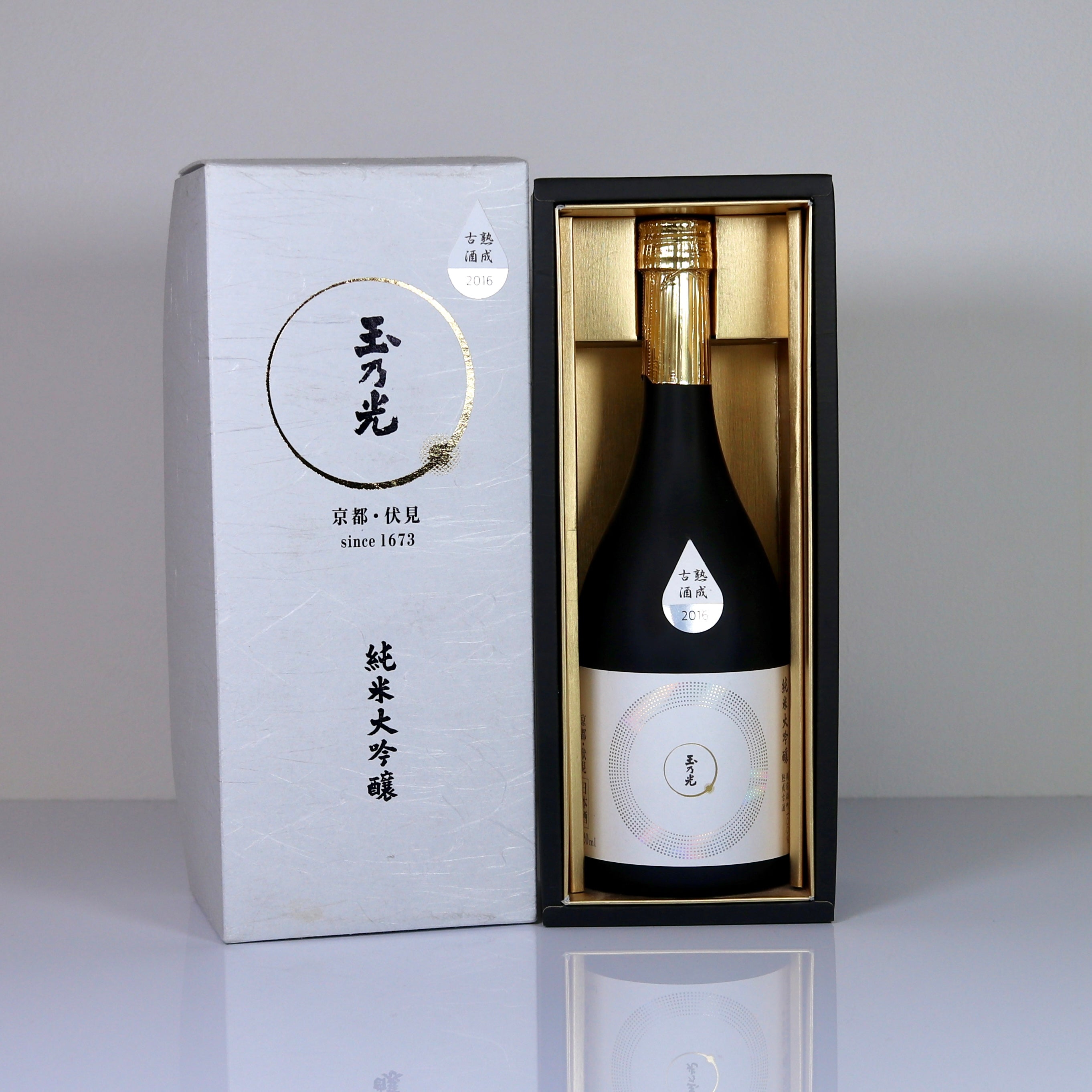 玉乃光酒造 純米大吟醸 雄町 熟成古酒シルバー 720ml – 伏水酒蔵堂オンラインショップ